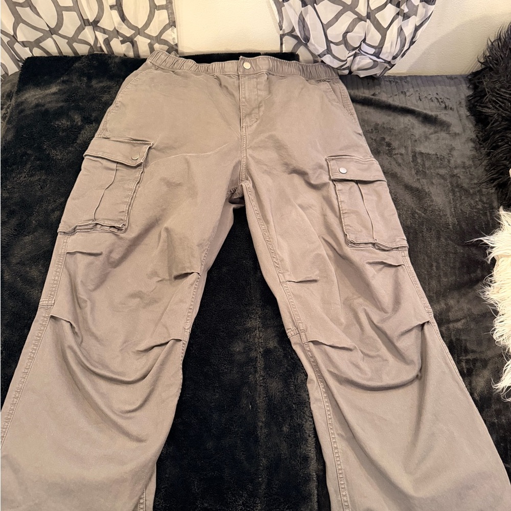H&M Men's Taupe Cargo Pants